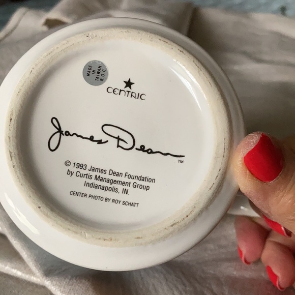 NWOT Rare find.  Vintage 1993 James Dean ceramic mug - Picture 4 of 6